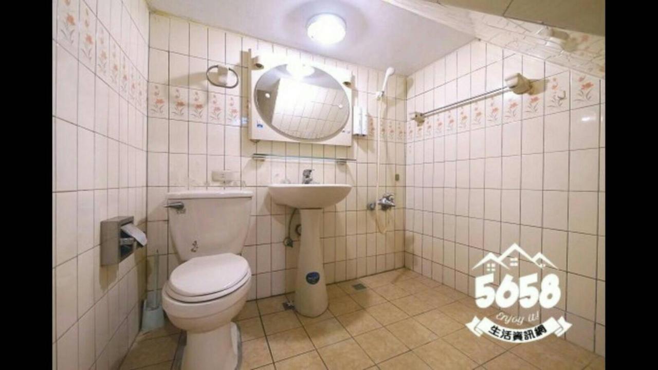 Fengjia Pig'S House Apartment Taichung Bagian luar foto
