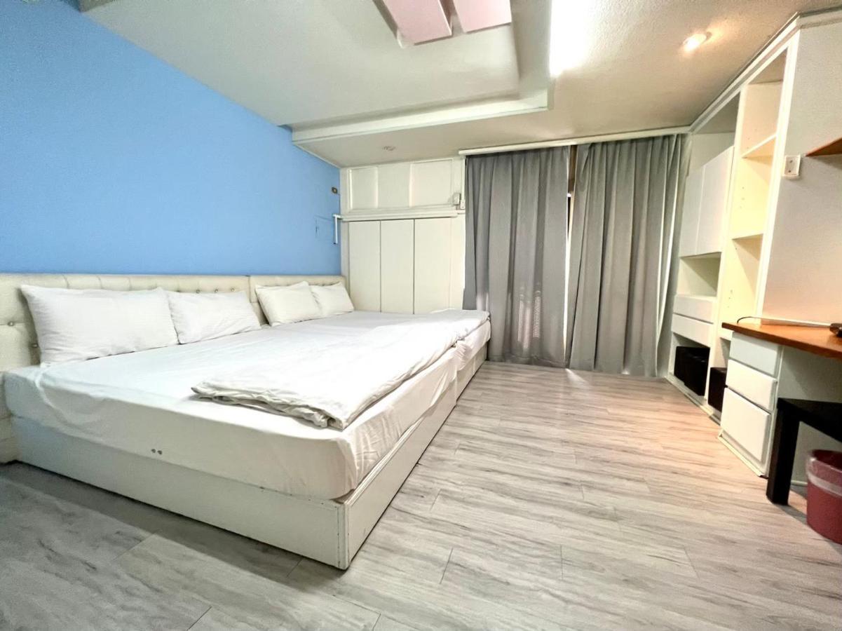Fengjia Pig'S House Apartment Taichung Bagian luar foto