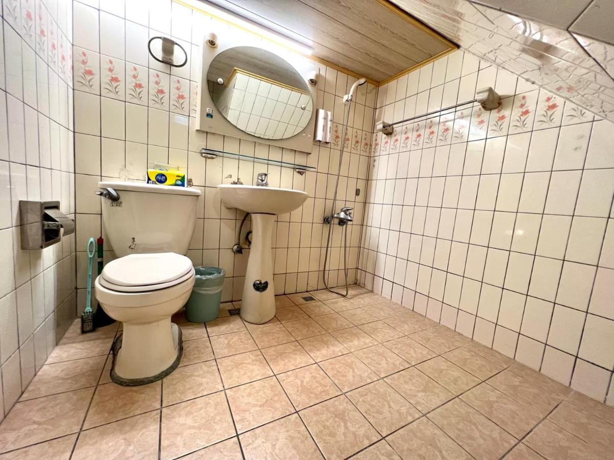 Fengjia Pig'S House Apartment Taichung Bagian luar foto