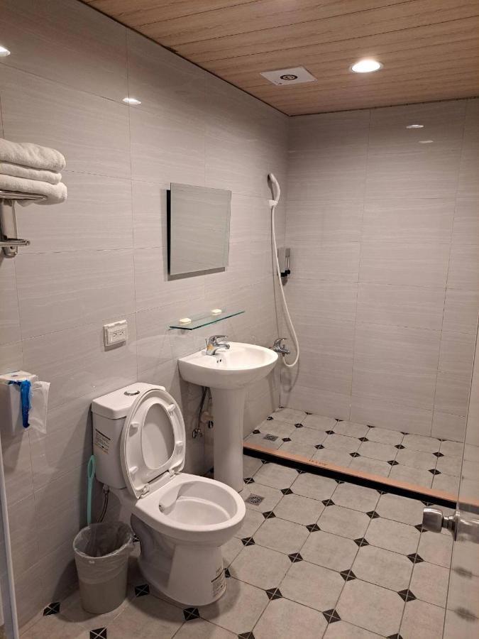 Fengjia Pig'S House Apartment Taichung Bagian luar foto
